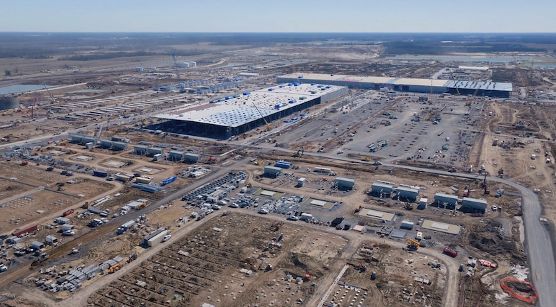 Vue sur le chantier de construction (mars 2026) du méga-centre de données de Meta en Lousiane. Source : IEEE Spectrum.