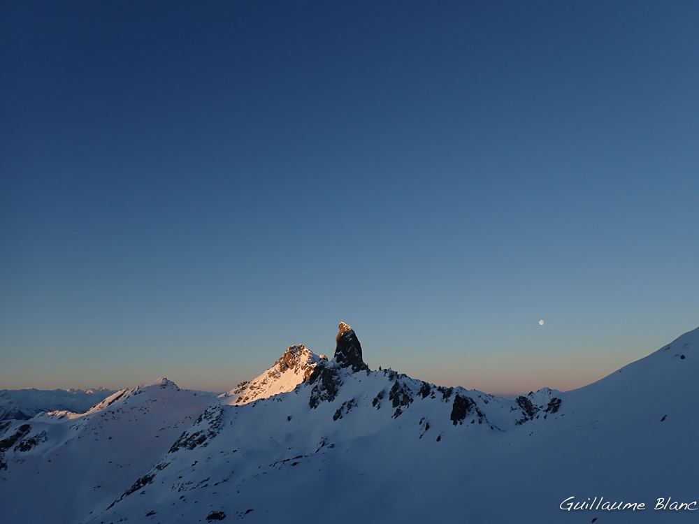 Prendre la lune avec la dent 